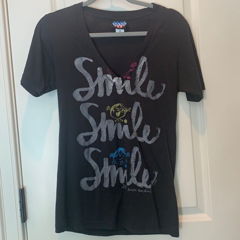 Junk food "Smile" v-neck